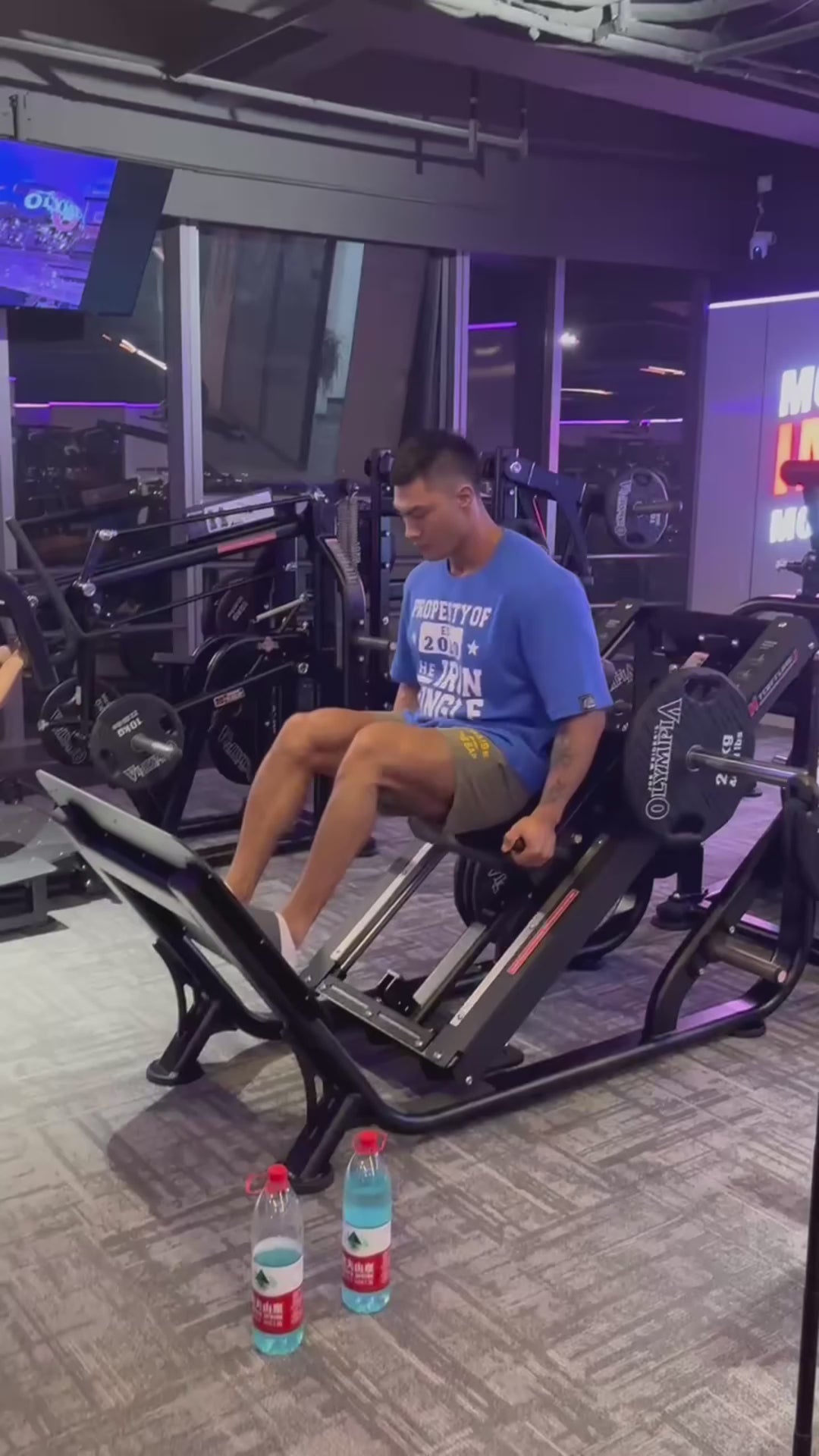 hack squat/Máy gánh đùi